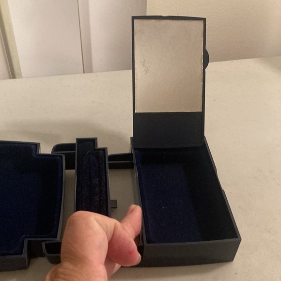 The Jewel Kit Plastic Cube Jewelry Box - Picture 8 of 10